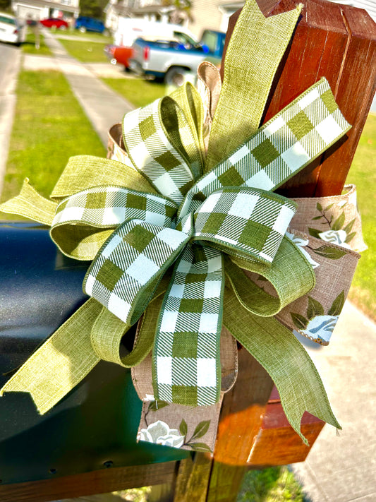 MAGNOLIAS PLAID BOW